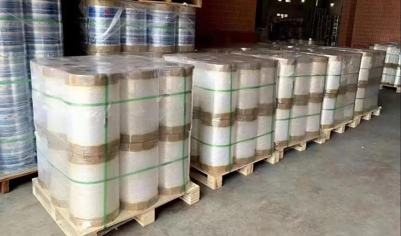 缠绕膜厂家直销 为何选择南京品冠包装材料源头工厂